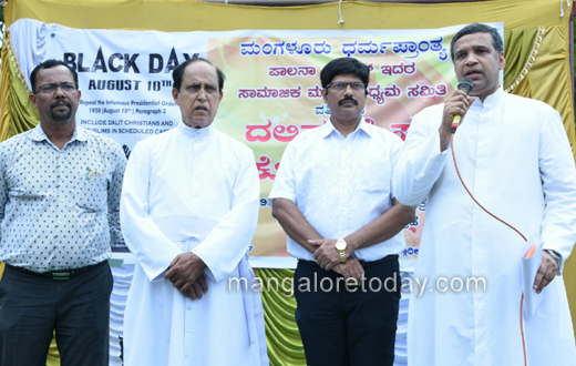 Christians mark Black Day in Mangalore